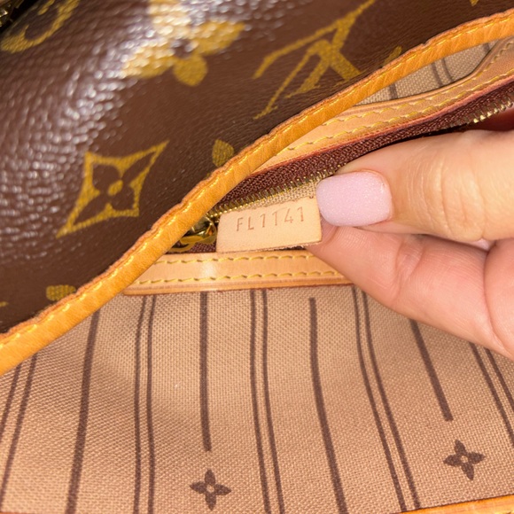 Authentic Louis Vuitton delightful GM MONOGRAM tote discontinued - Picture 15 of 15